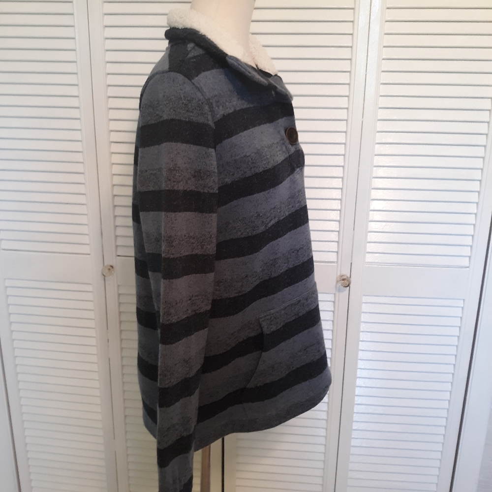 Avalanche sherpa sweater top sz medium *E - Picture 5 of 6